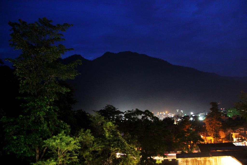 Rishikesh Sadan A Yoga & Spritual Retreat Hotel Tapovan Exterior foto